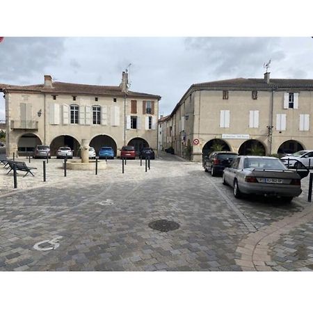Logement Tout Equipe Layrac Kültér fotó